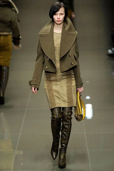 Look 13
